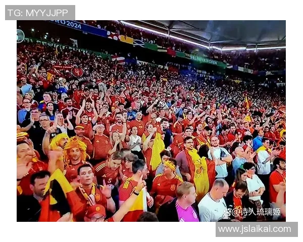 球星热爱足球的激情瞬间展现他们对这项运动的深沉热情与不懈追求