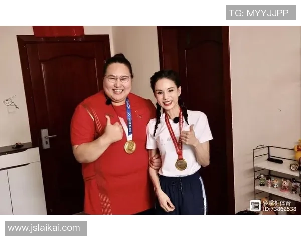 足球巨星与女明星的跨界故事闪耀娱乐与体育双重舞台