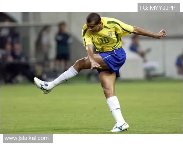 足球巨星玩鞋潮流探秘 从场上表现到场外个性展示